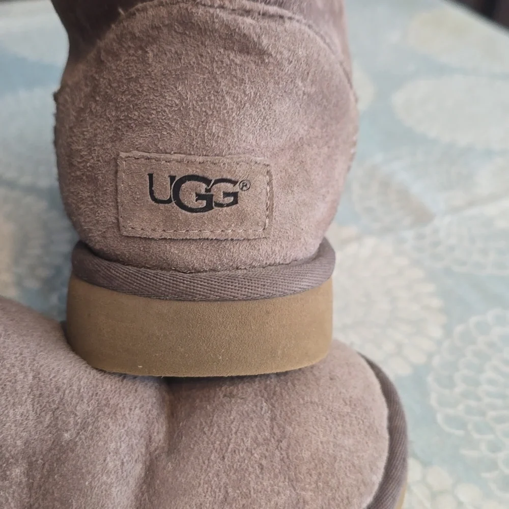 UGG tan suede boots size 8 - Picture 2 of 6